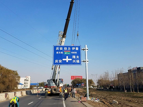 兰州兰州道路护栏网网片该如何进行正确的选购呢？